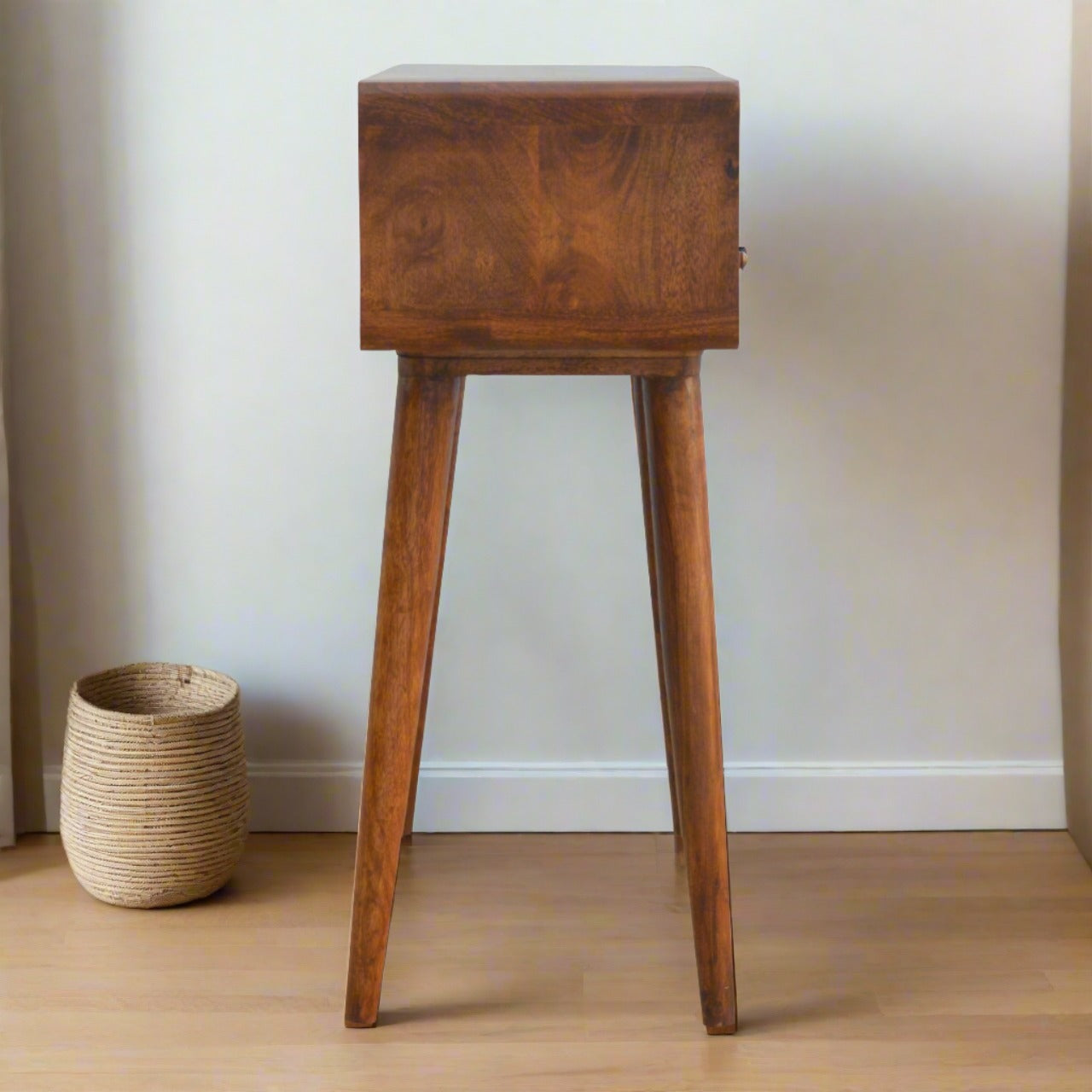 Practical console table with storage