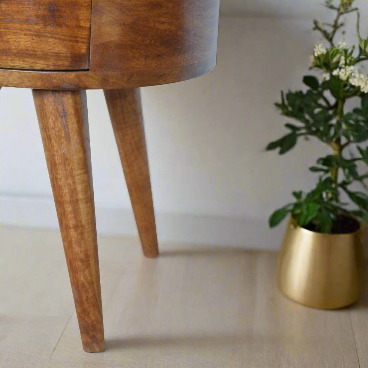 Nordic-style legs nightstand