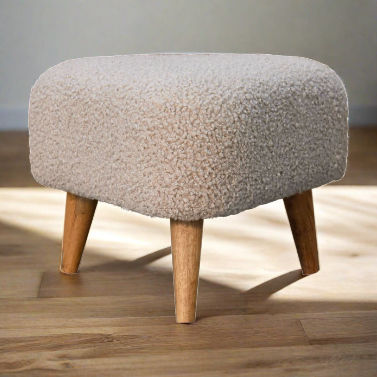 Mud Boucle Triangle Footstool