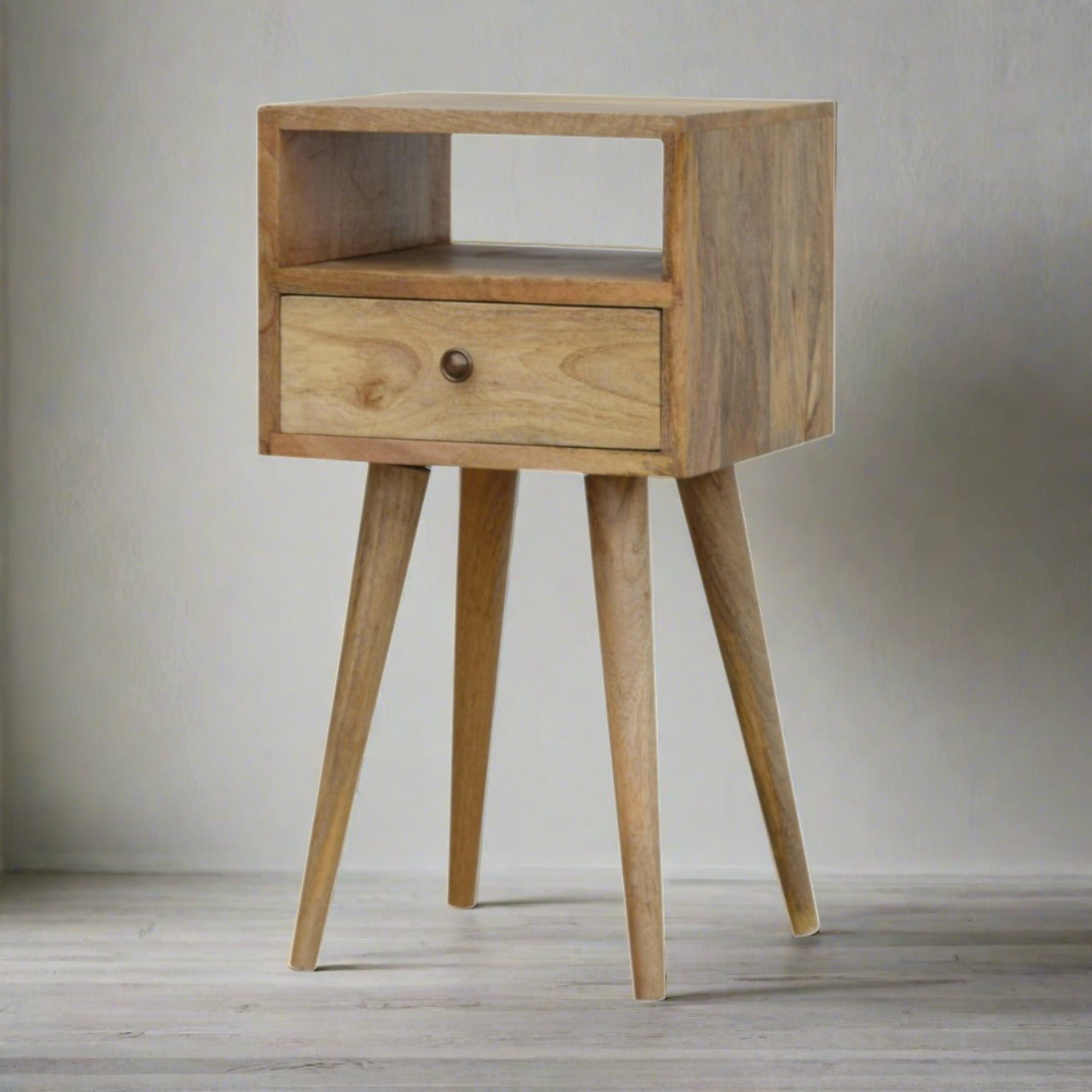 Mini Oak Finish Bedside table with 1 Drawer